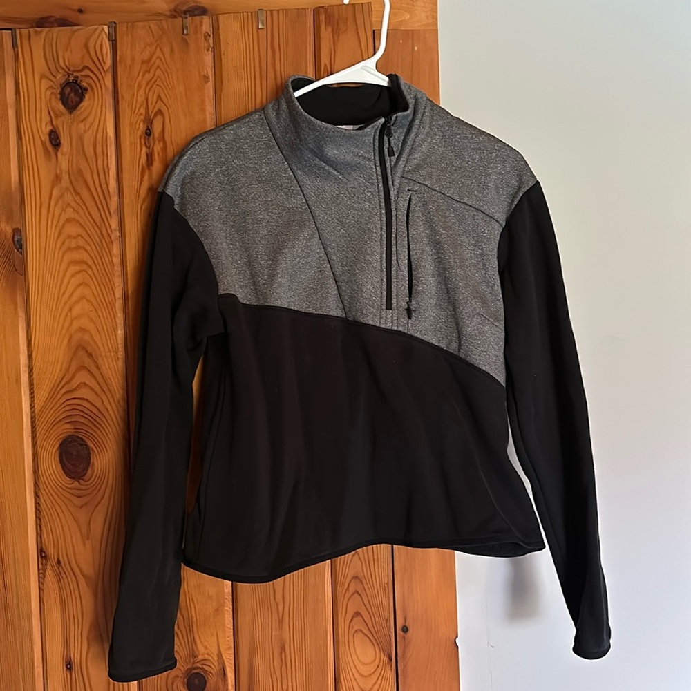 Women’s half zip sweatshirt